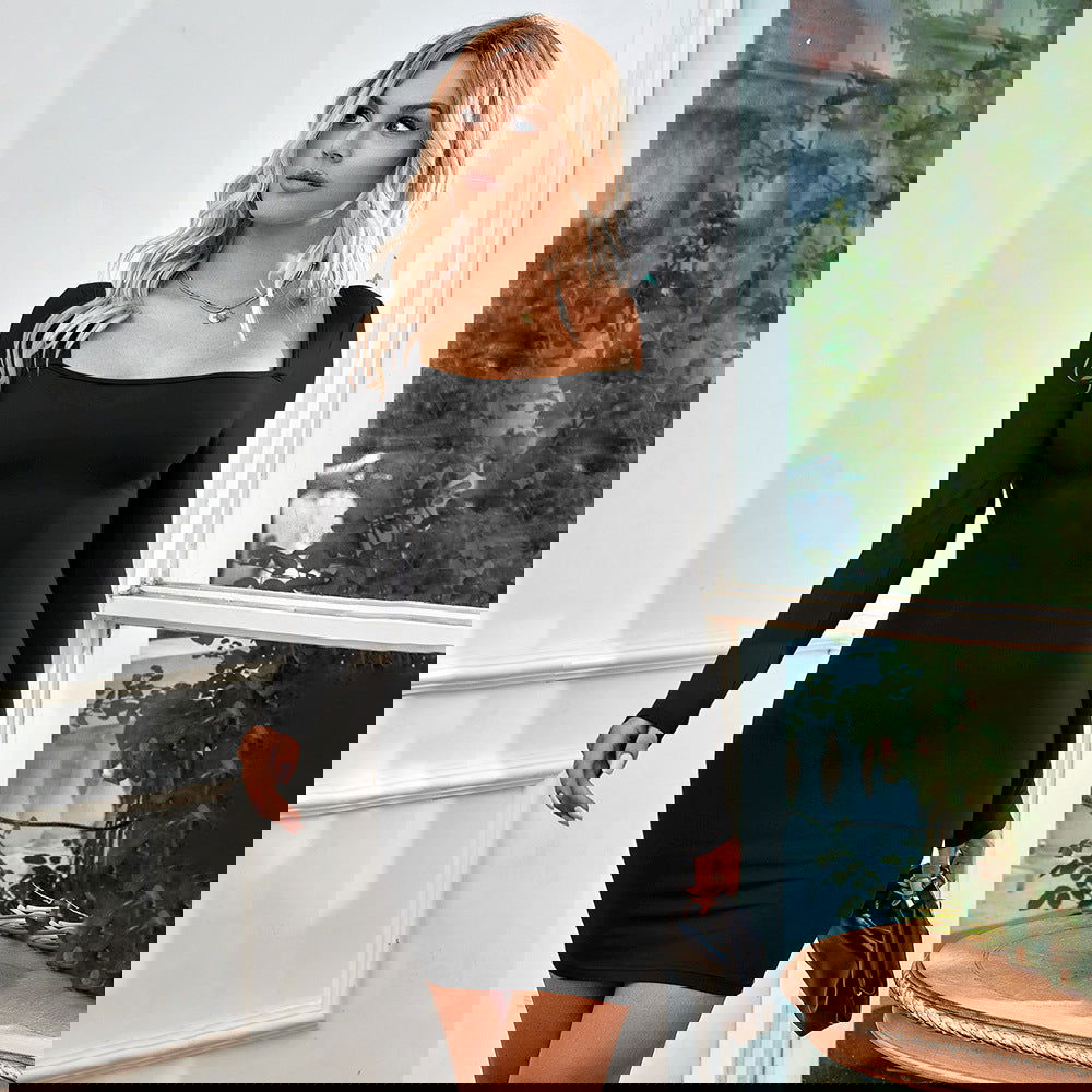 Backless Waist Trimming Long Sleeved Knitted Sheath Dress Short Dress