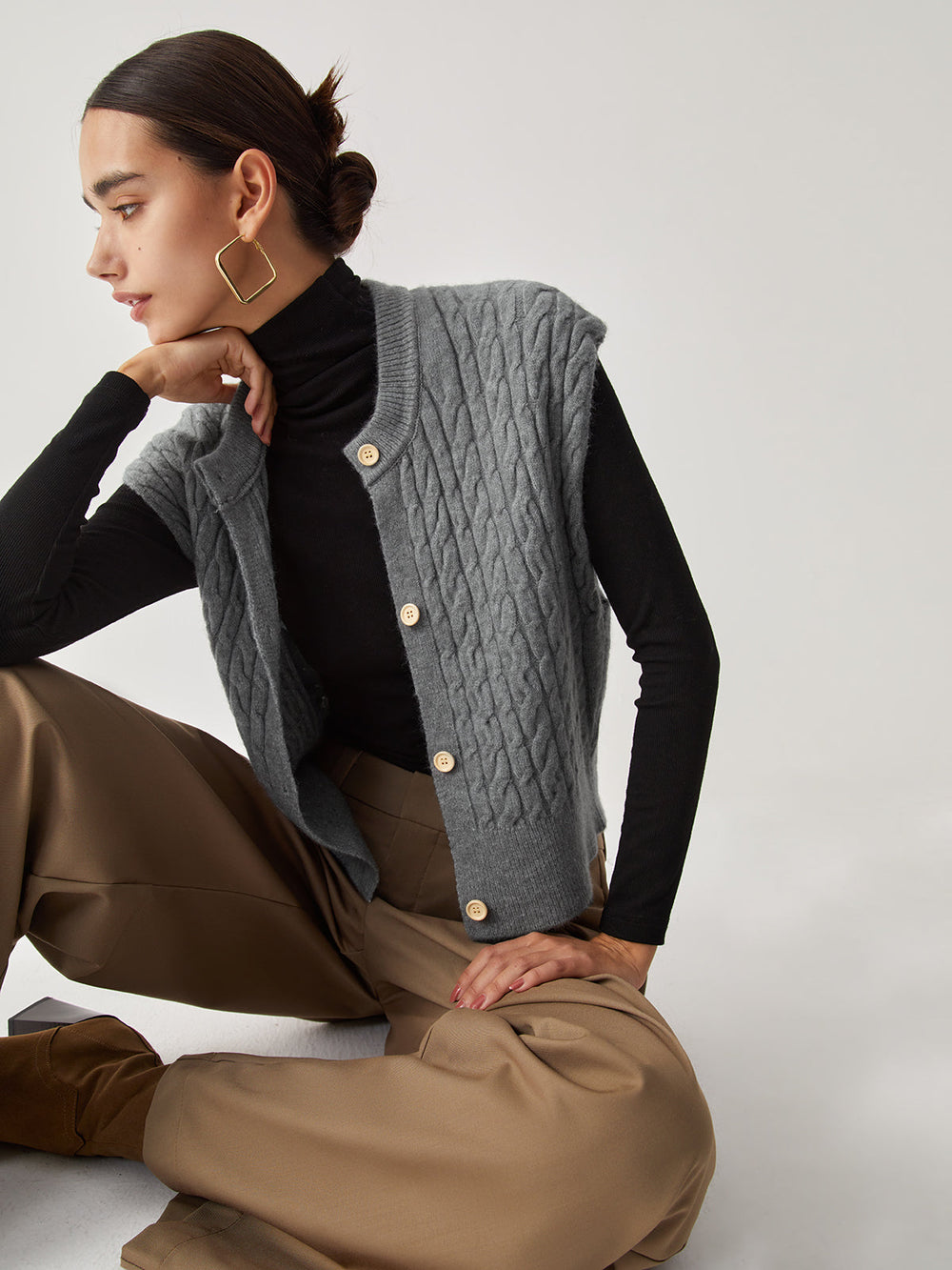 Cable Knit Graceful Button Down Vest Sweaters-L