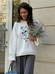 Embroidery Pullover Women Loose Autumn Winter O-neck Flower Sweater Female Long Sleeve Soft Casual Knitwears Lady All-match