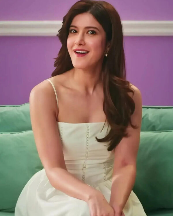 Shanaya Kapoor X Miakee – Queenstown