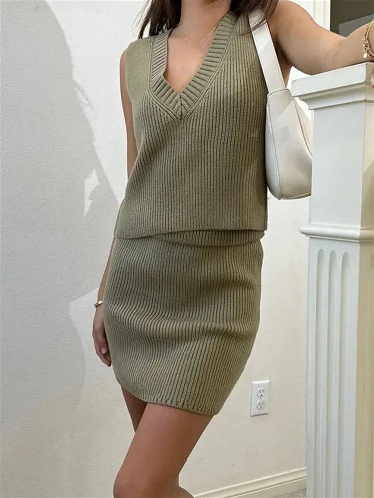 JuliaFashion - Sleeveless Knitted Solid Color V-neck Tank Clubwear Suits