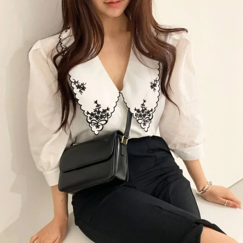 Floral Embroidery Half Sleeve White Vintage Blouse blouse-250126