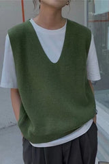 Fashionable Sleeveless Knit Sweater