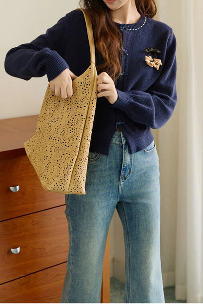 Retro Brooch Detail O Neck Christmas Cardigan