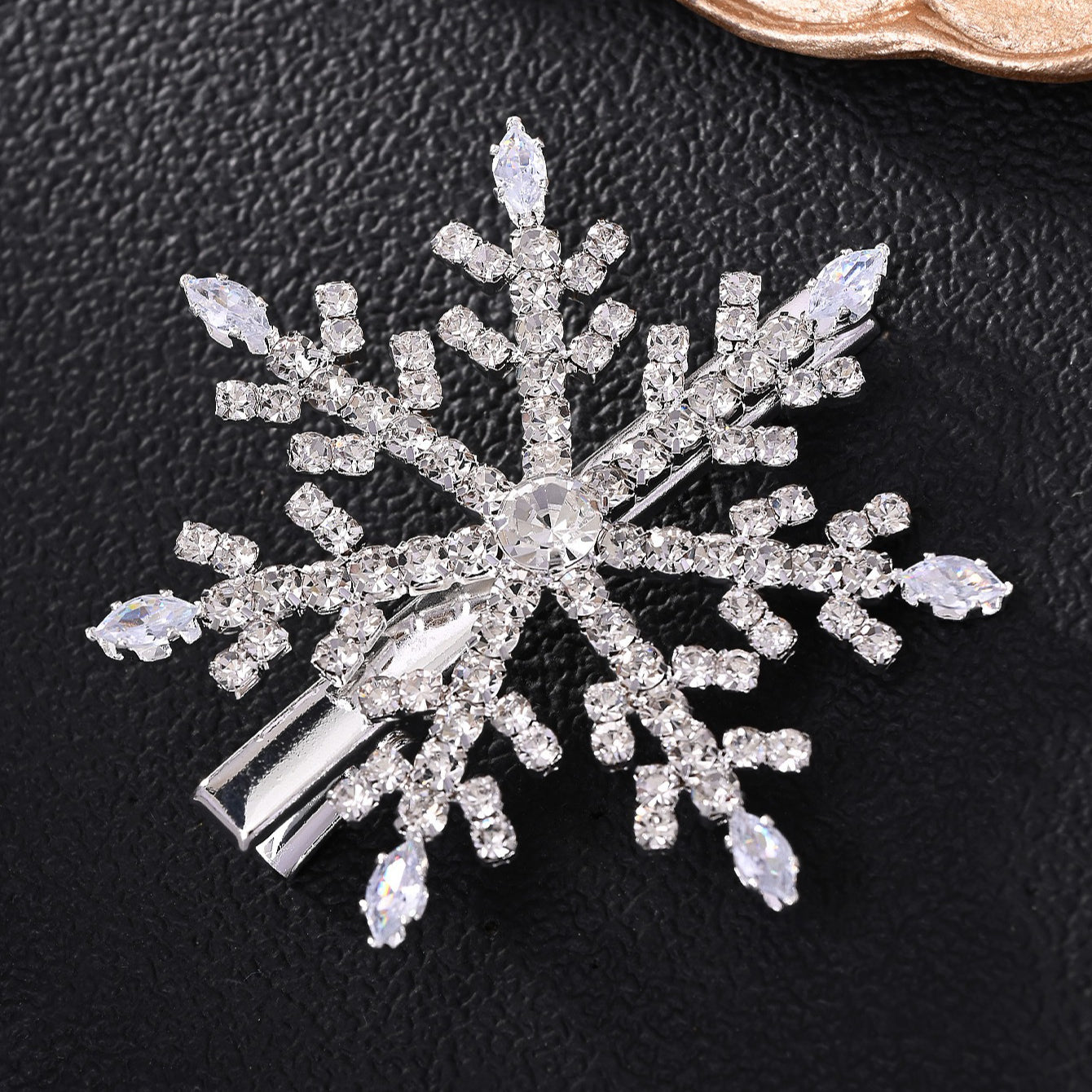 Rhinestone Reindeer Bow Festive Hair Accessory