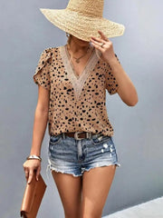 JuliaFashion-Lace Trim V-Neck Printed Tee