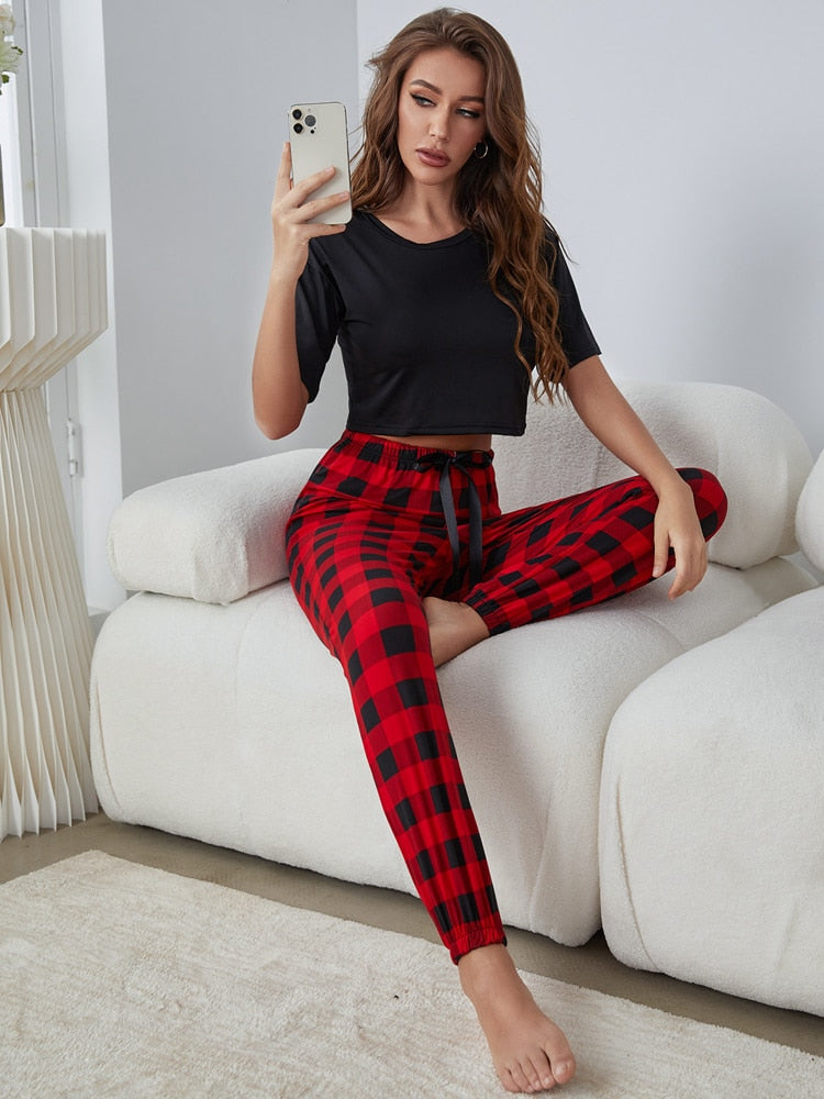 JuliaFashion - 2024 Red Black Plaid Long Pants Crop Tops Pajamas Set