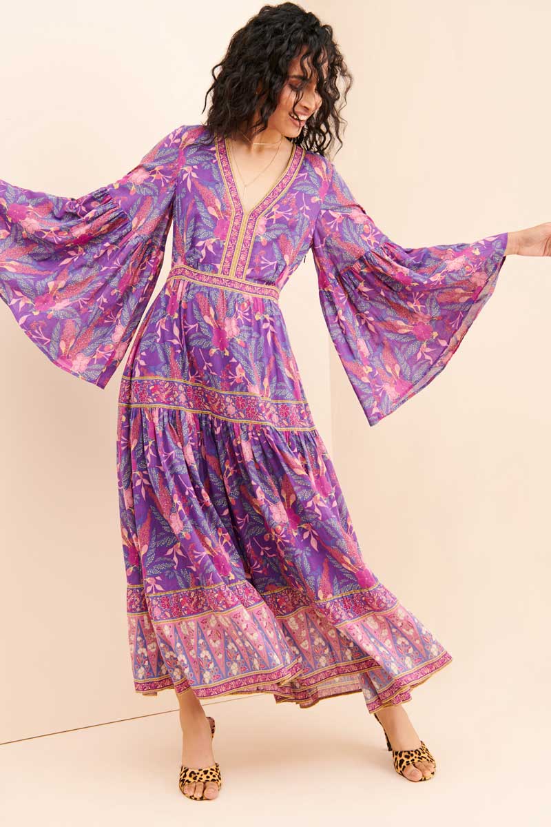 JuliaFashion-Bohemian V-Neck Flare Sleeve Pleated Maxi Dress