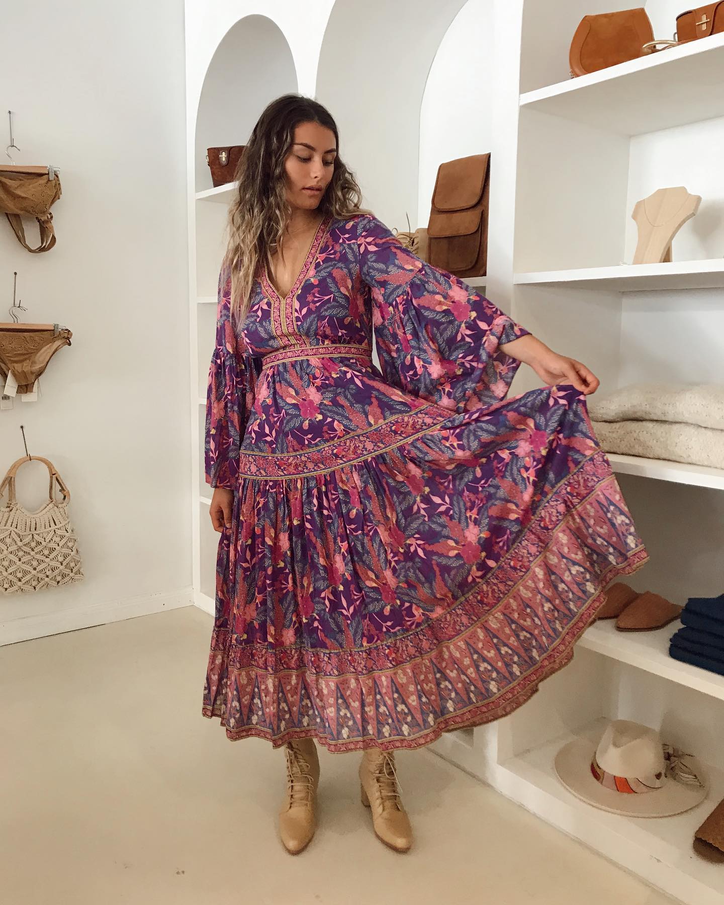 JuliaFashion-Bohemian V-Neck Flare Sleeve Pleated Maxi Dress